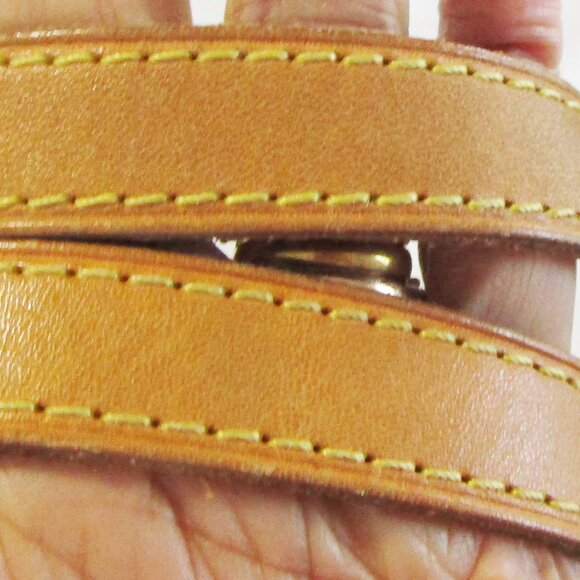 Louis Vuitton Elegant Brown Tote Bag - Picture 10 of 16